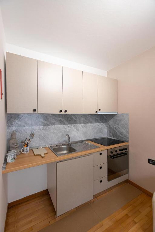 Light-2 Lovely Apartment In Tirana Esterno foto