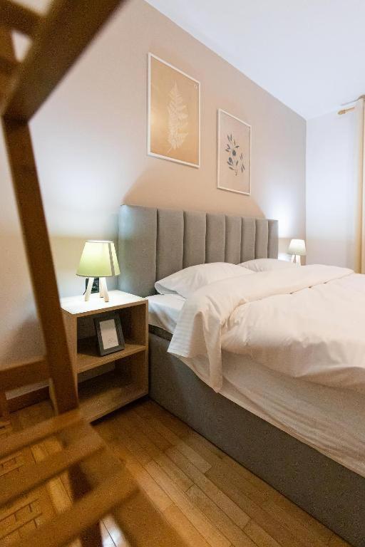 Light-2 Lovely Apartment In Tirana Esterno foto